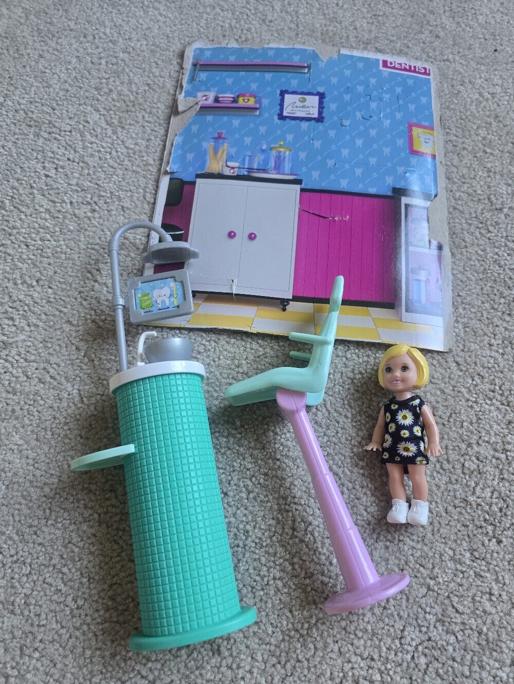Barbie Kids Dental Playset Chair and Doll in Mint, Teal, and Pink